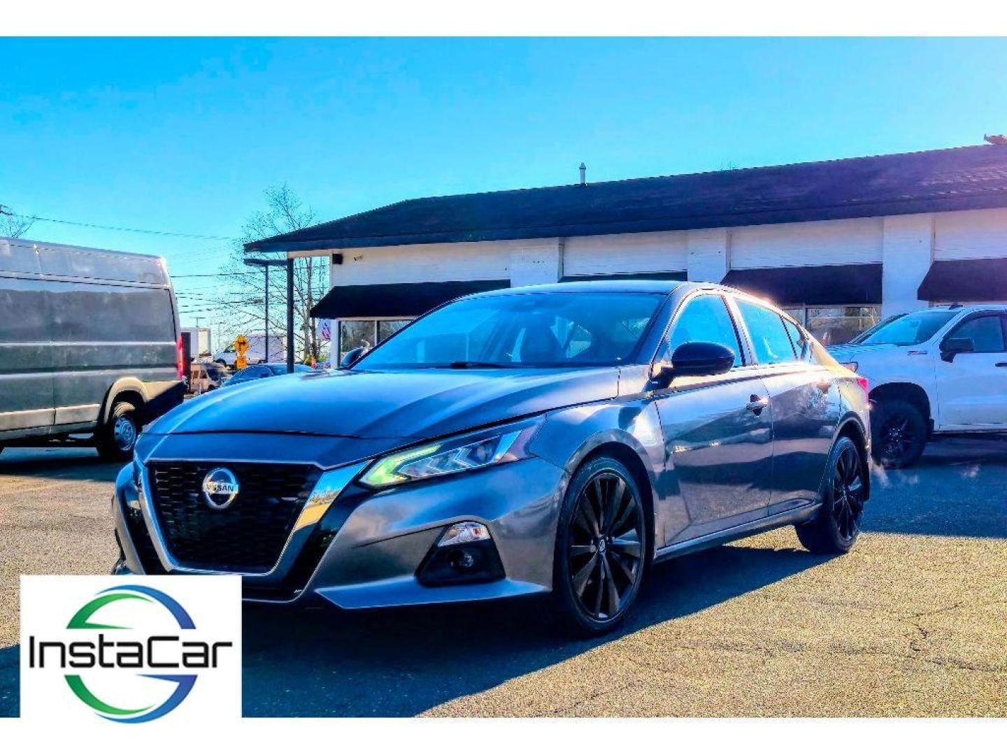 2020 Gun Metallic /Sport Nissan Altima 2.5 SR (1N4BL4CW0LC) with an 4 Cyl, 2.5L engine, CVT transmission, located at 6520 E. Independence Blvd., Charlotte, NC, 28212, 35.146019, -80.723465 - Photo#1