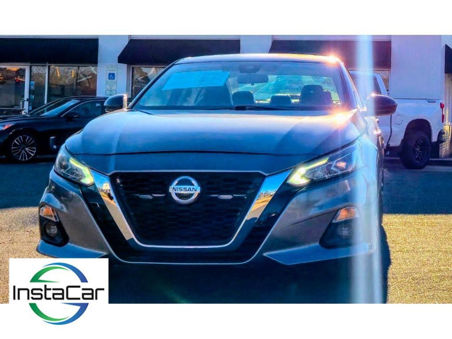 2020 Gun Metallic /Sport Nissan Altima 2.5 SR (1N4BL4CW0LC) with an 4 Cyl, 2.5L engine, CVT transmission, located at 6520 E. Independence Blvd., Charlotte, NC, 28212, 35.146019, -80.723465 - Photo#2