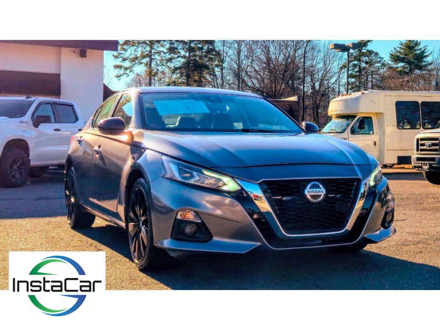 2020 Gun Metallic /Sport Nissan Altima 2.5 SR (1N4BL4CW0LC) with an 4 Cyl, 2.5L engine, CVT transmission, located at 6520 E. Independence Blvd., Charlotte, NC, 28212, 35.146019, -80.723465 - Photo#3