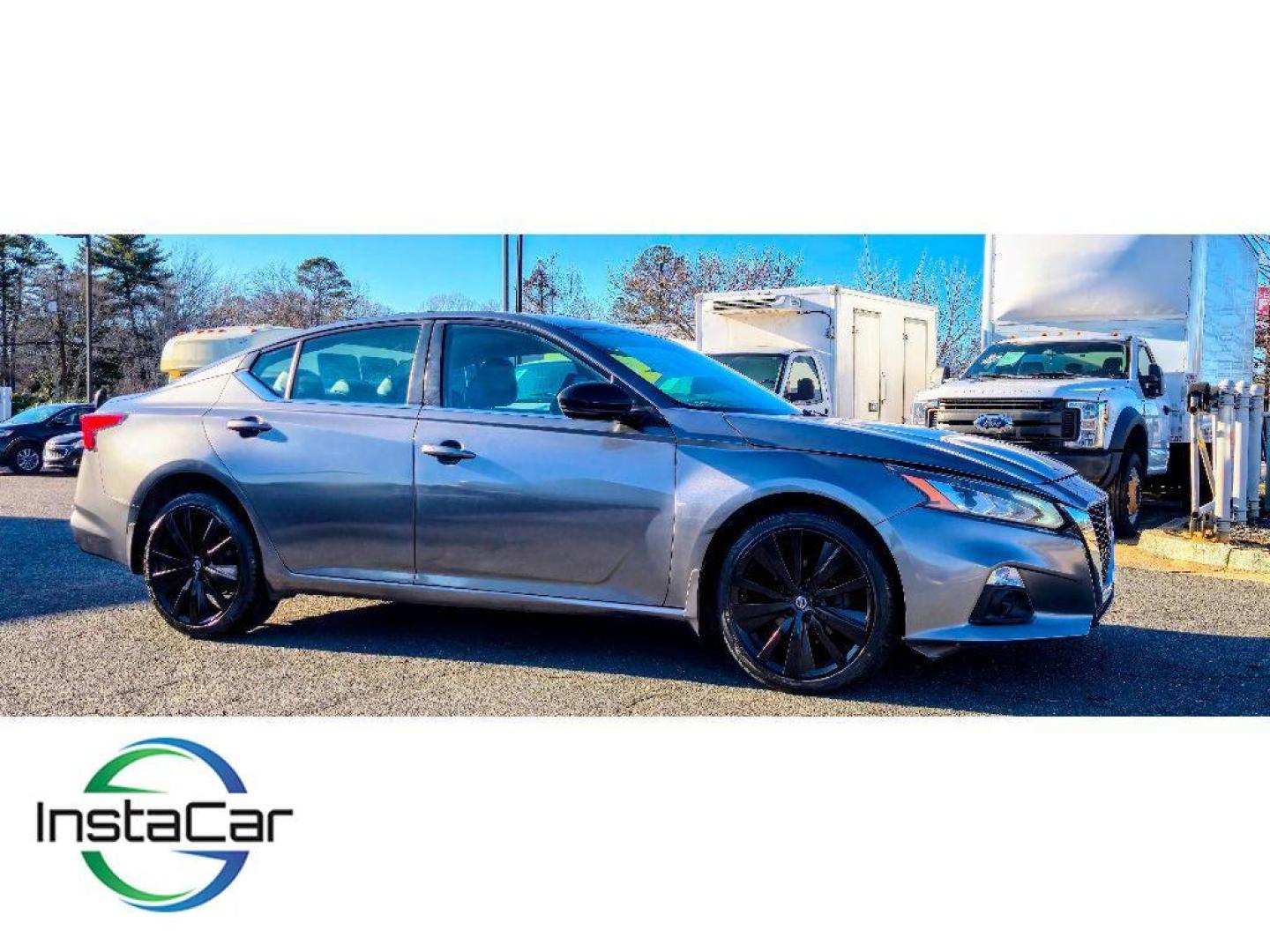 2020 Gun Metallic /Sport Nissan Altima 2.5 SR (1N4BL4CW0LC) with an 4 Cyl, 2.5L engine, CVT transmission, located at 6520 E. Independence Blvd., Charlotte, NC, 28212, 35.146019, -80.723465 - Photo#4