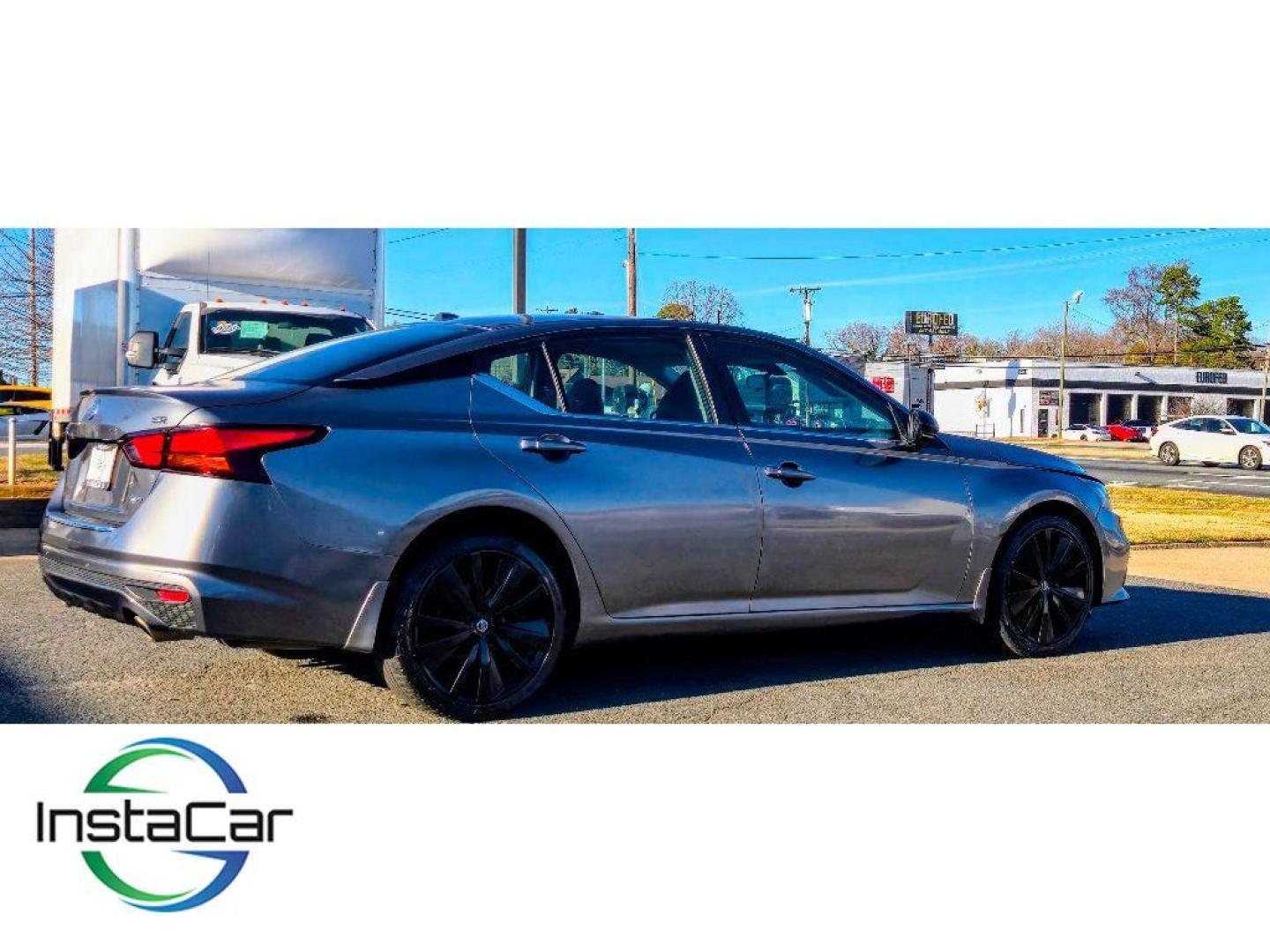 2020 Gun Metallic /Sport Nissan Altima 2.5 SR (1N4BL4CW0LC) with an 4 Cyl, 2.5L engine, CVT transmission, located at 6520 E. Independence Blvd., Charlotte, NC, 28212, 35.146019, -80.723465 - Photo#5