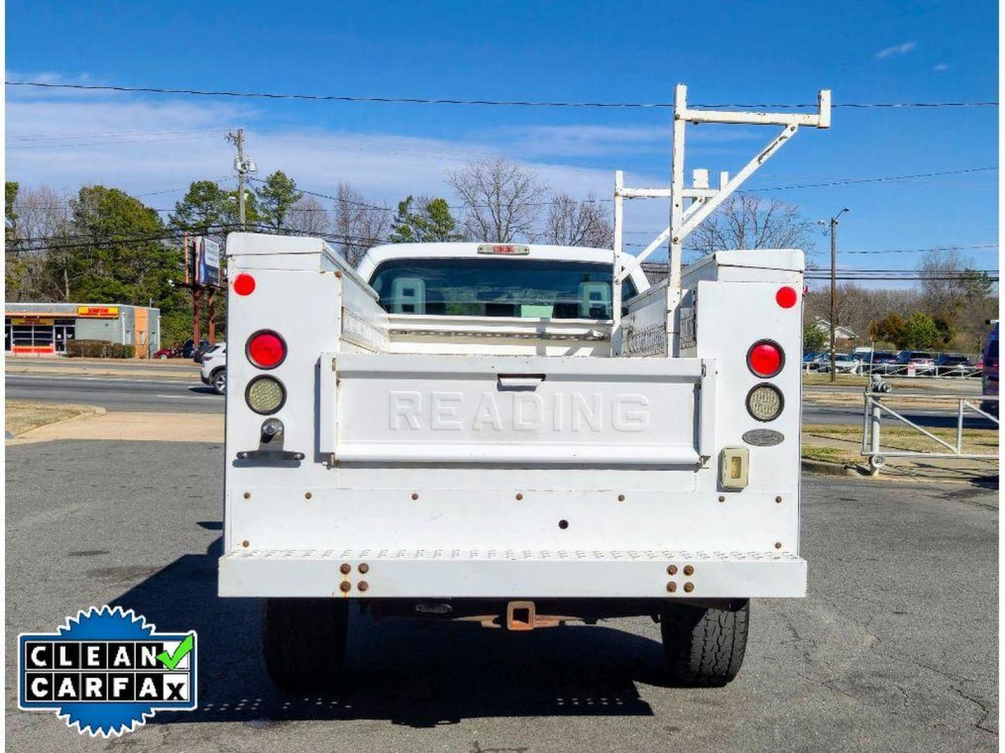 2016 Oxford White /Steel Ford F-350 XL (1FD7X3B67GE) with an V8, 6.2L engine, 6-speed automatic transmission, located at 6520 E. Independence Blvd., Charlotte, NC, 28212, 35.146019, -80.723465 - <b>Equipment</b><br>This 2016 Ford F-350 Super Duty has a clean CARFAX vehicle history report. This model has four wheel drive capabilities. A trailer braking system is already installed on this Ford F-350. This 1 ton pickup has a V8, 6.2L high output engine. Set the temperature exactly where you ar - Photo#14
