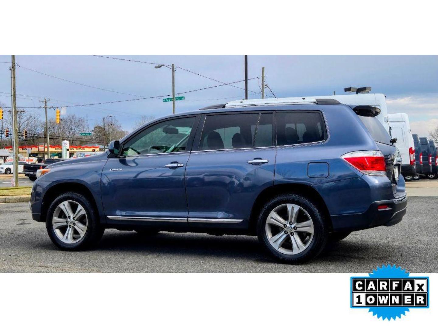 2013 Shoreline Blue Metallic /Sand Beige Toyota Highlander Limited (5TDYK3EH1DS) with an V6, 3.5L engine, 5-speed automatic transmission, located at 6520 E. Independence Blvd., Charlotte, NC, 28212, 35.146019, -80.723465 - Good News! This certified CARFAX 1-owner vehicle has only had one owner before you. Protect this model from unwanted accidents with a cutting edge backup camera system. The installed navigation system will keep you on the right path. The leather seats in this mid-size suv are a must for buyers looki - Photo#5