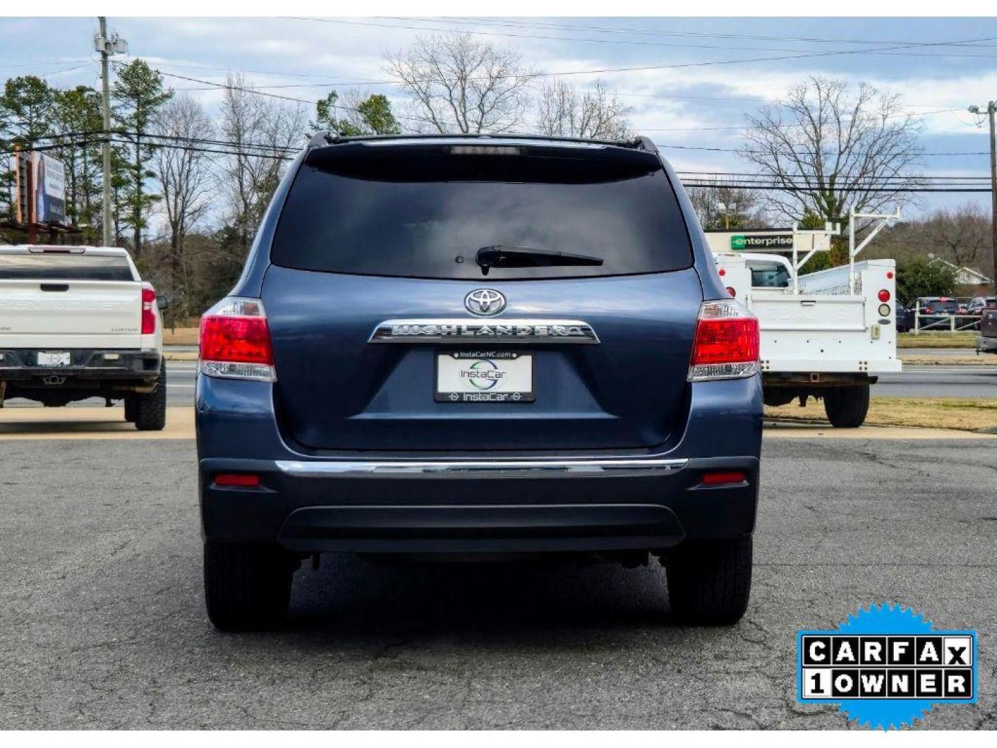 2013 Shoreline Blue Metallic /Sand Beige Toyota Highlander Limited (5TDYK3EH1DS) with an V6, 3.5L engine, 5-speed automatic transmission, located at 6520 E. Independence Blvd., Charlotte, NC, 28212, 35.146019, -80.723465 - Good News! This certified CARFAX 1-owner vehicle has only had one owner before you. Protect this model from unwanted accidents with a cutting edge backup camera system. The installed navigation system will keep you on the right path. The leather seats in this mid-size suv are a must for buyers looki - Photo#9