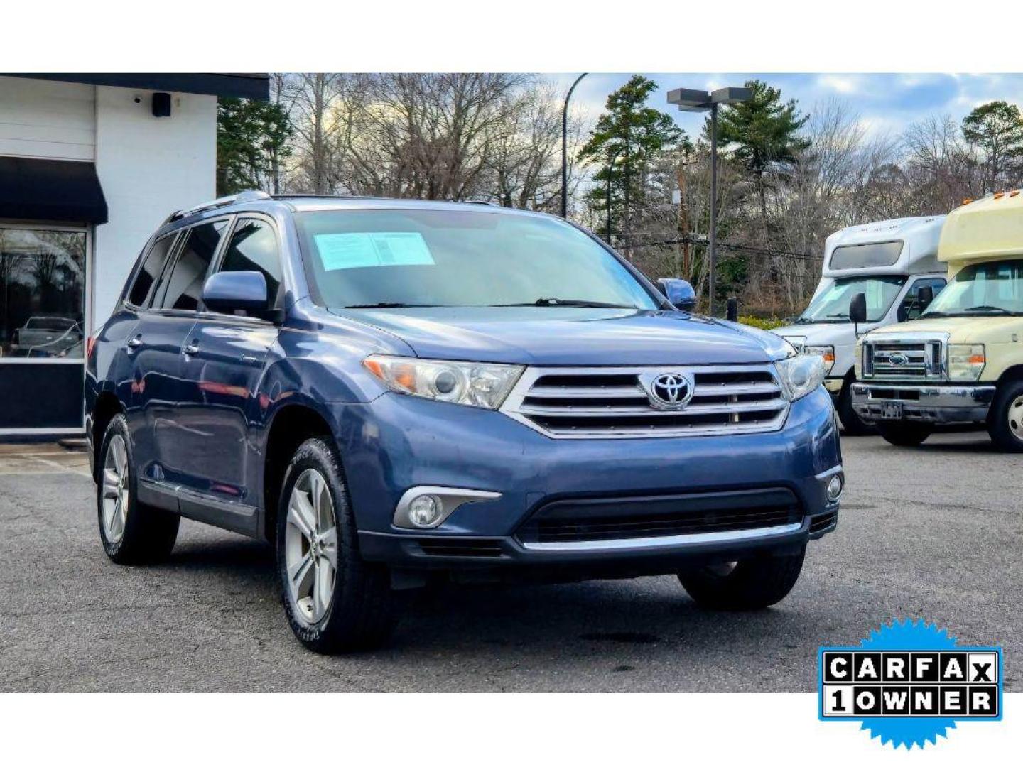 2013 Shoreline Blue Metallic /Sand Beige Toyota Highlander Limited (5TDYK3EH1DS) with an V6, 3.5L engine, 5-speed automatic transmission, located at 6520 E. Independence Blvd., Charlotte, NC, 28212, 35.146019, -80.723465 - Good News! This certified CARFAX 1-owner vehicle has only had one owner before you. Protect this model from unwanted accidents with a cutting edge backup camera system. The installed navigation system will keep you on the right path. The leather seats in this mid-size suv are a must for buyers looki - Photo#14