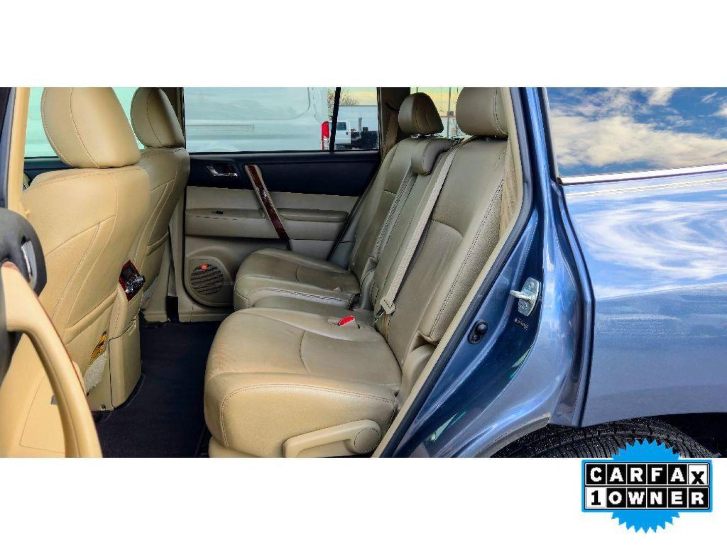 2013 Shoreline Blue Metallic /Sand Beige Toyota Highlander Limited (5TDYK3EH1DS) with an V6, 3.5L engine, 5-speed automatic transmission, located at 6520 E. Independence Blvd., Charlotte, NC, 28212, 35.146019, -80.723465 - Good News! This certified CARFAX 1-owner vehicle has only had one owner before you. Protect this model from unwanted accidents with a cutting edge backup camera system. The installed navigation system will keep you on the right path. The leather seats in this mid-size suv are a must for buyers looki - Photo#19