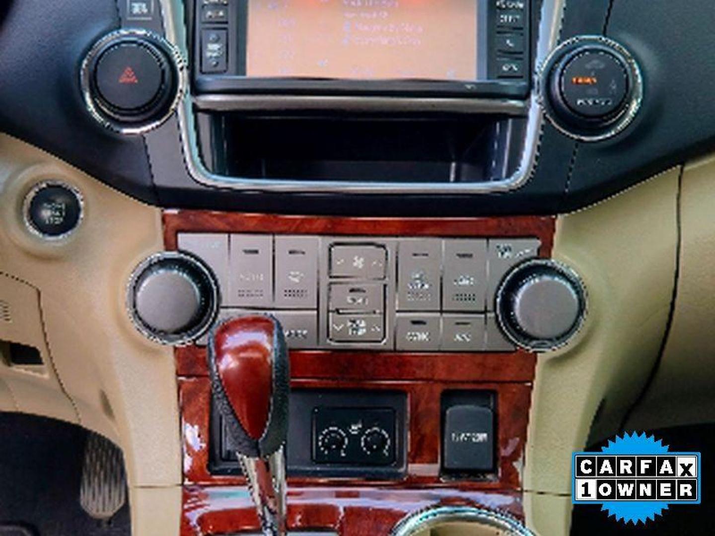 2013 Shoreline Blue Metallic /Sand Beige Toyota Highlander Limited (5TDYK3EH1DS) with an V6, 3.5L engine, 5-speed automatic transmission, located at 6520 E. Independence Blvd., Charlotte, NC, 28212, 35.146019, -80.723465 - Good News! This certified CARFAX 1-owner vehicle has only had one owner before you. Protect this model from unwanted accidents with a cutting edge backup camera system. The installed navigation system will keep you on the right path. The leather seats in this mid-size suv are a must for buyers looki - Photo#20