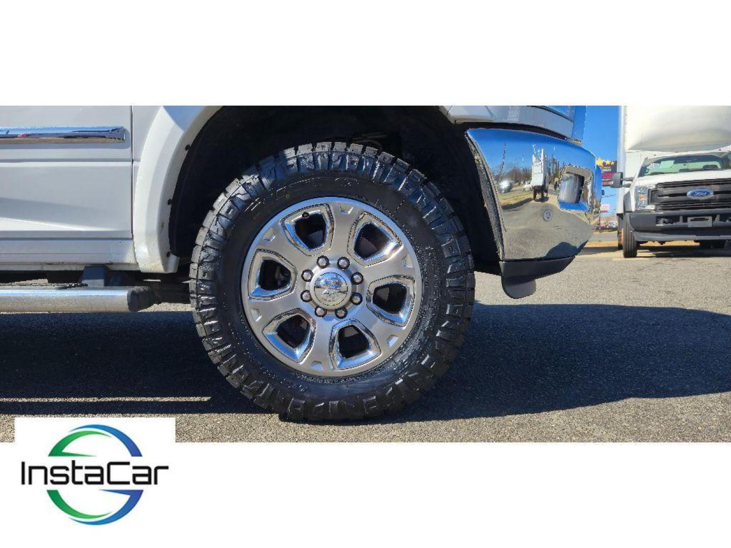 2017 Bright White Clearcoat /Light Frost Beige/Canyon Brown Ram 2500 Laramie (3C6UR5FJ6HG) with an V8, 6.4L engine, 6-speed automatic transmission, located at 6520 E. Independence Blvd., Charlotte, NC, 28212, 35.146019, -80.723465 - <b>Equipment</b><br>The state of the art park assist system will guide you easily into any spot. This unit keeps you comfortable with Auto Climate. The leather seats in the Ram 2500 are a must for buyers looking for comfort, durability, and style. with XM/Sirus Satellite Radio you are no longer res - Photo#17