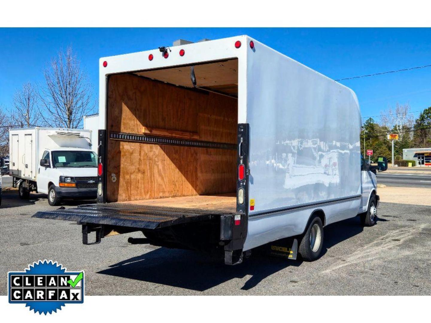 2017 Summit White /Medium Pewter Chevrolet Express Work Van (1HA3GSCG6HN) with an V8, 6.0L engine, 6-speed automatic transmission, located at 6520 E. Independence Blvd., Charlotte, NC, 28212, 35.146019, -80.723465 - <b>Equipment</b><br>This Chevrolet Express has a clean CARFAX vehicle history report. This vehicle shines with clean polished lines coated with an elegant white finish. Enjoy the incredible handling with the rear wheel drive on this unit. This vehicle has a V8, 6.0L high output engine. Set the tempe - Photo#10