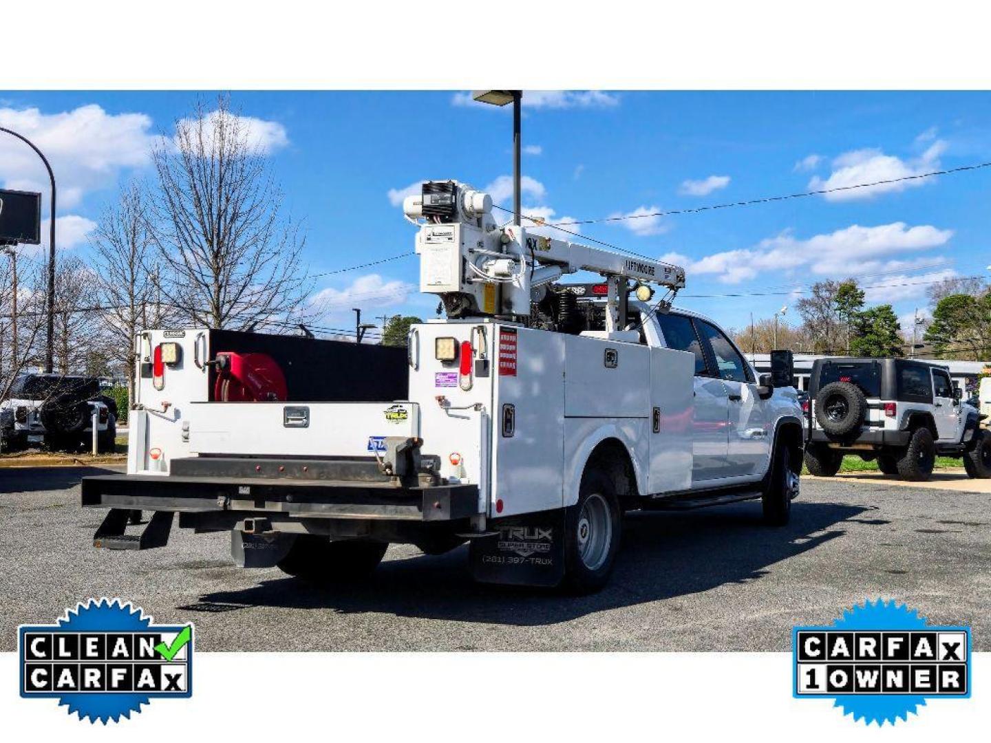 2021 Summit White /Jet Black Chevrolet Silverado Work Truck (1GB4YSE75MF) with an V8, 6.6L engine, 6-speed automatic transmission, located at 6520 E. Independence Blvd., Charlotte, NC, 28212, 35.146019, -80.723465 - <b>Equipment</b><br>This model offers Android Auto for seamless smartphone integration. This vehicle is a certified CARFAX 1-owner. See what's behind you with the back up camera on this 2021 Chevrolet Silverado 3500. with XM/Sirus Satellite Radio you are no longer restricted by poor quality local r - Photo#9