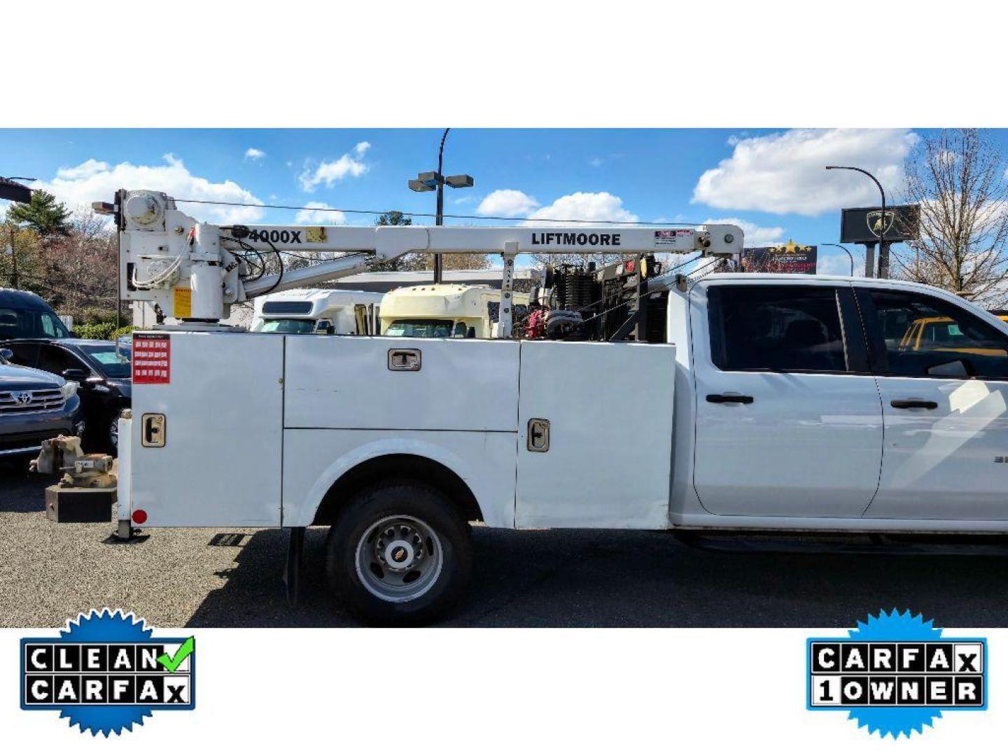 2021 Summit White /Jet Black Chevrolet Silverado Work Truck (1GB4YSE75MF) with an V8, 6.6L engine, 6-speed automatic transmission, located at 6520 E. Independence Blvd., Charlotte, NC, 28212, 35.146019, -80.723465 - <b>Equipment</b><br>This model offers Android Auto for seamless smartphone integration. This vehicle is a certified CARFAX 1-owner. See what's behind you with the back up camera on this 2021 Chevrolet Silverado 3500. with XM/Sirus Satellite Radio you are no longer restricted by poor quality local r - Photo#11