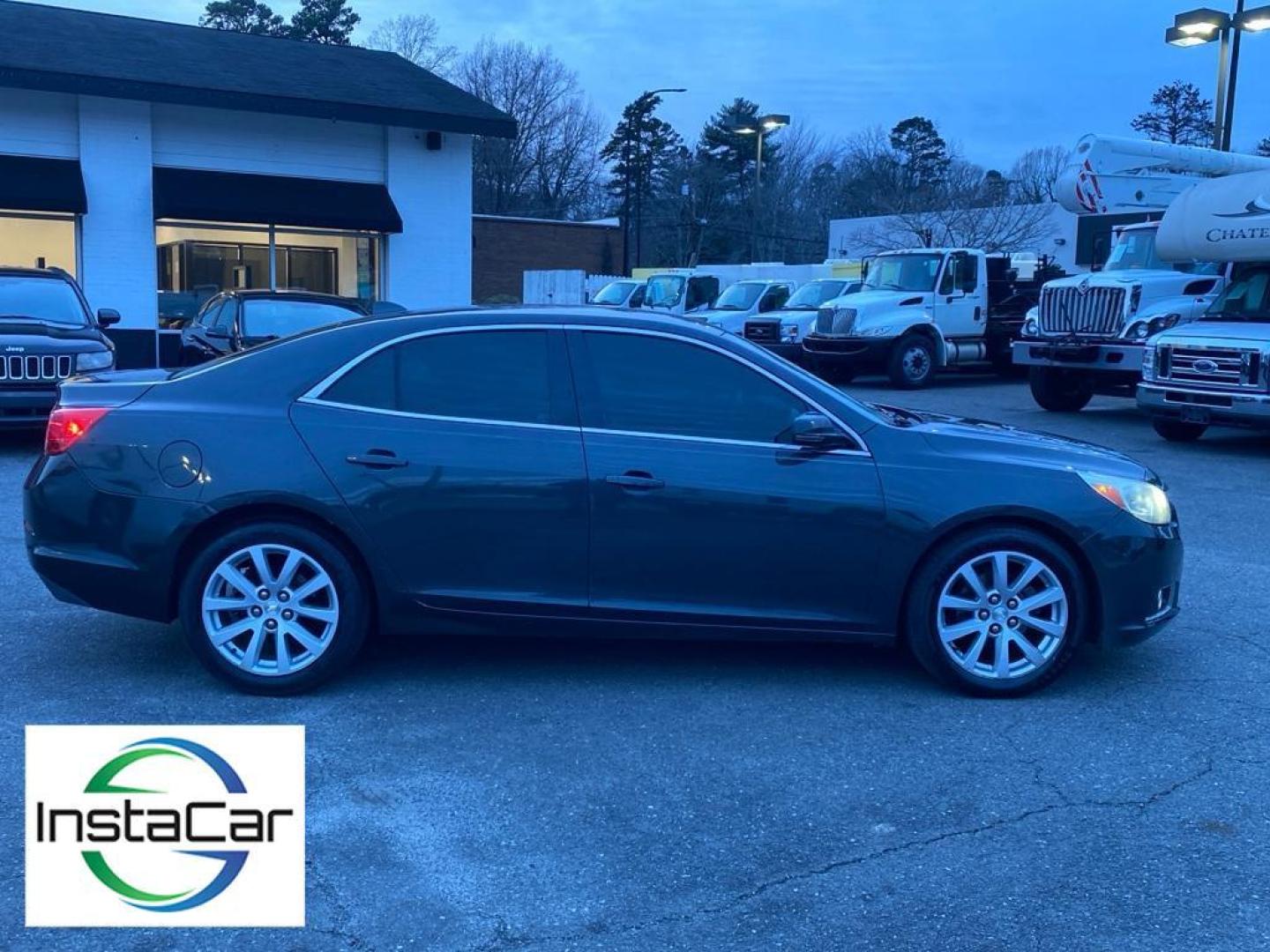 2014 Ashen Gray Metallic /Jet Black/Titanium Chevrolet Malibu LT (1G11E5SL9EF) with an 4 Cyl, 2.5L engine, 6-speed automatic transmission, located at 6520 E. Independence Blvd., Charlotte, NC, 28212, 35.146019, -80.723465 - <b>Equipment</b><br>This unit features a hands-free Bluetooth phone system. The Chevrolet Malibu keeps you comfortable with Auto Climate. The leather seats in this mid-size car are a must for buyers looking for comfort, durability, and style. The Chevrolet Malibu emanates grace with its stylish gray - Photo#10