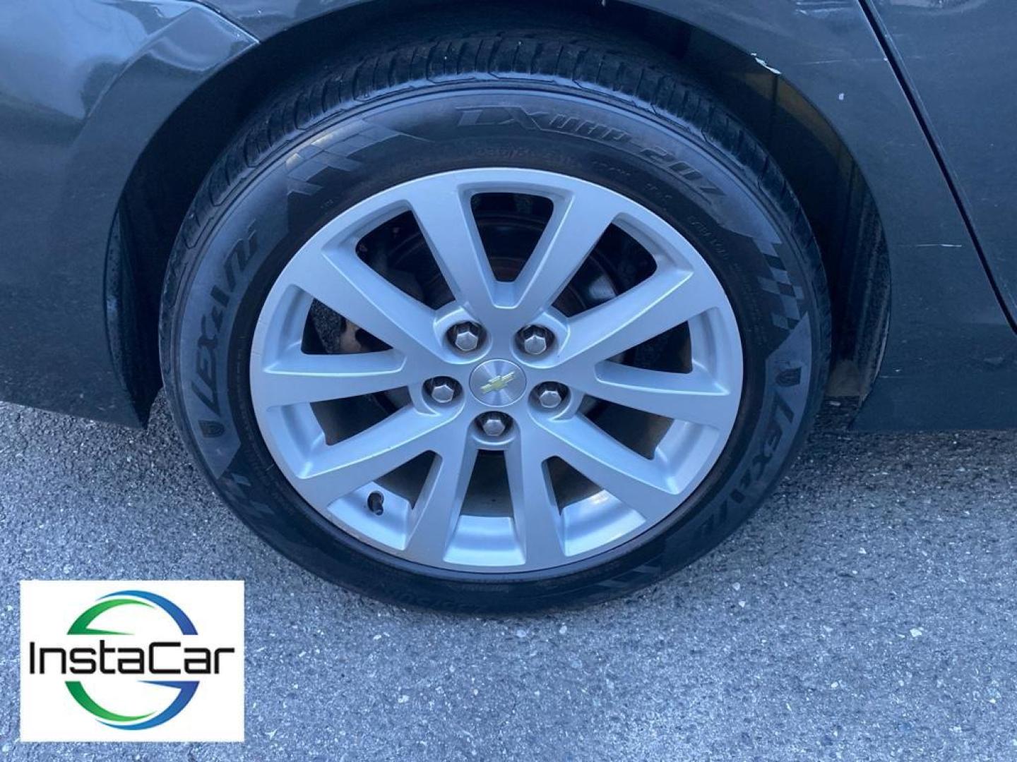 2014 Ashen Gray Metallic /Jet Black/Titanium Chevrolet Malibu LT (1G11E5SL9EF) with an 4 Cyl, 2.5L engine, 6-speed automatic transmission, located at 6520 E. Independence Blvd., Charlotte, NC, 28212, 35.146019, -80.723465 - <b>Equipment</b><br>This unit features a hands-free Bluetooth phone system. The Chevrolet Malibu keeps you comfortable with Auto Climate. The leather seats in this mid-size car are a must for buyers looking for comfort, durability, and style. The Chevrolet Malibu emanates grace with its stylish gray - Photo#11