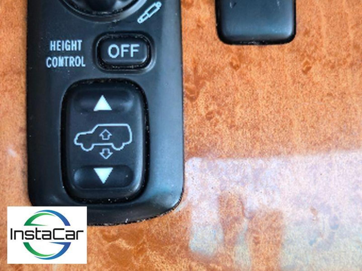 2005 Black Onyx /Ivory Lexus GX 470 Base (JTJBT20X250) with an V8, 4.7L engine, 5-speed automatic transmission, located at 6520 E. Independence Blvd., Charlotte, NC, 28212, 35.146019, -80.723465 - <b>Equipment</b><br>The leather seats in this mid-size suv are a must for buyers looking for comfort, durability, and style. This mid-size suv keeps you comfortable with Auto Climate. The installed navigation system will keep you on the right path. Protect this unit from unwanted accidents with a cu - Photo#13