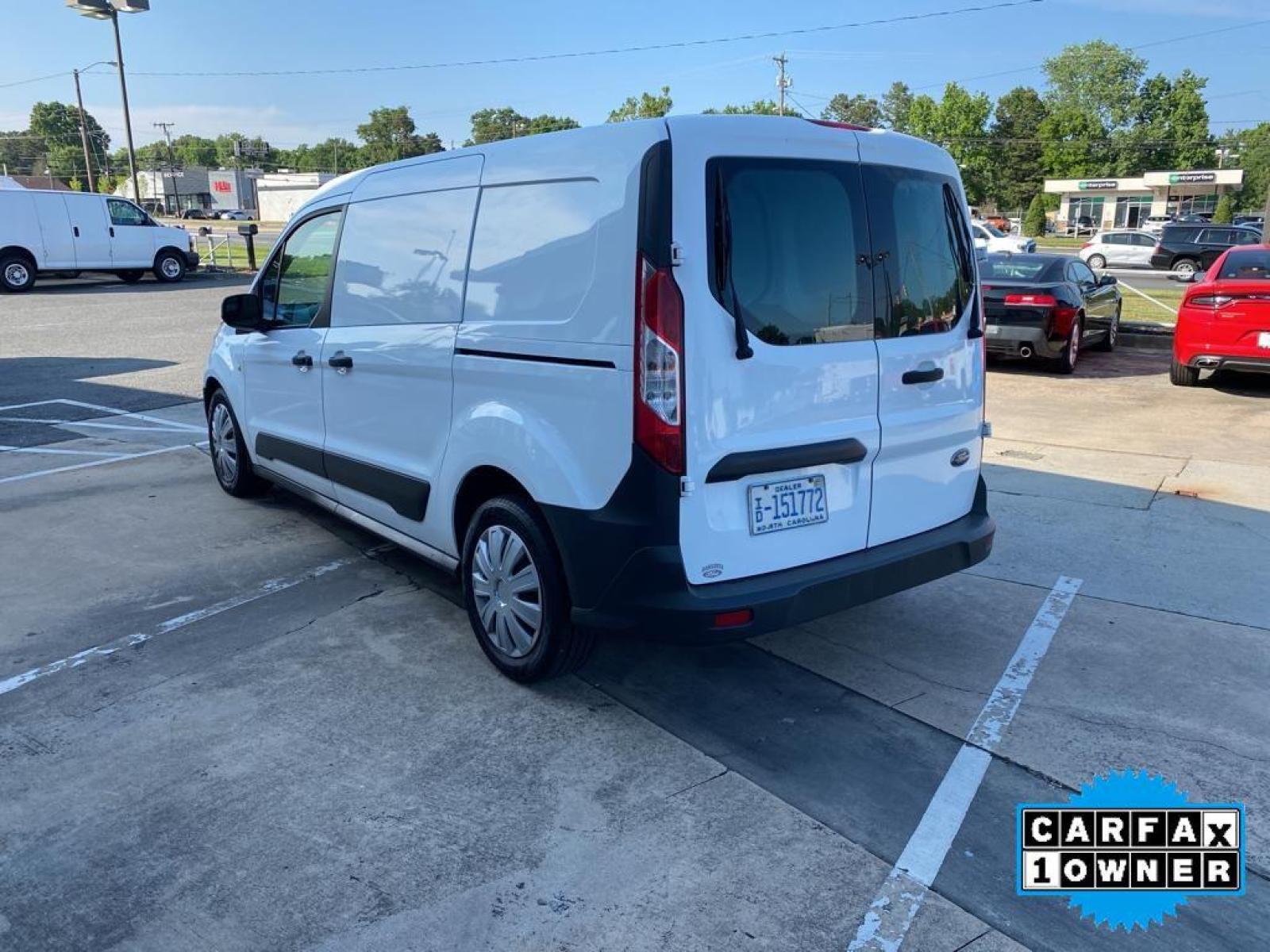 2018 Frozen White /Pewter Ford Transit Connect XL (NM0LS7E78J1) with an L4, 2.5L engine, 6-speed automatic transmission, located at 3147 E Independence Blvd, Charlotte, NC, 28205, 35.200268, -80.773651 - <b>Equipment</b><br>Good News! This certified CARFAX 1-owner vehicle has only had one owner before you. Maintaining a stable interior temperature in it is easy with the climate control system. The vehicle shines with clean polished lines coated with an elegant white finish. This mini van is front wh - Photo #9
