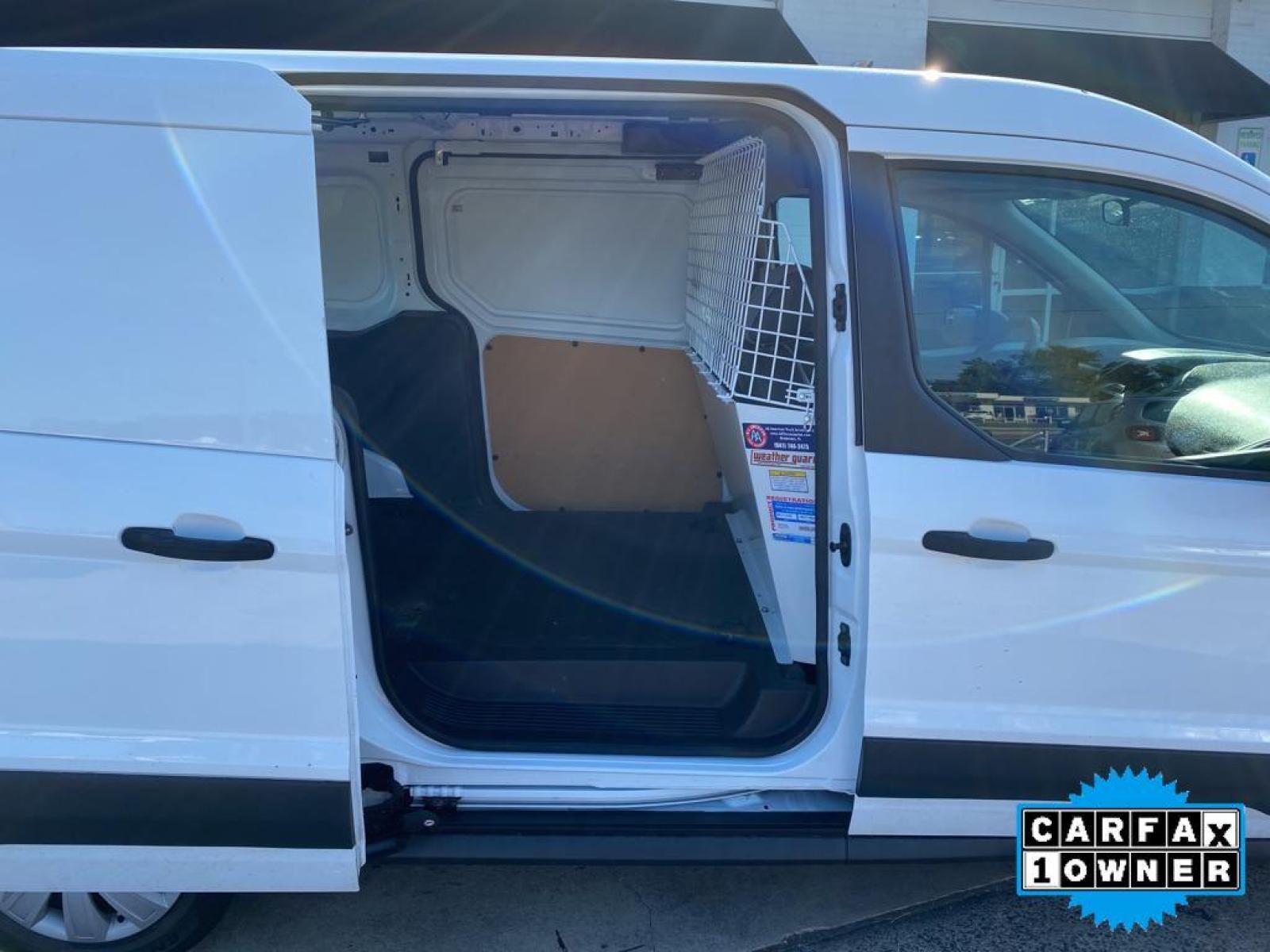 2018 Frozen White /Pewter Ford Transit Connect XL (NM0LS7E78J1) with an L4, 2.5L engine, 6-speed automatic transmission, located at 3147 E Independence Blvd, Charlotte, NC, 28205, 35.200268, -80.773651 - <b>Equipment</b><br>Good News! This certified CARFAX 1-owner vehicle has only had one owner before you. Maintaining a stable interior temperature in it is easy with the climate control system. The vehicle shines with clean polished lines coated with an elegant white finish. This mini van is front wh - Photo #4