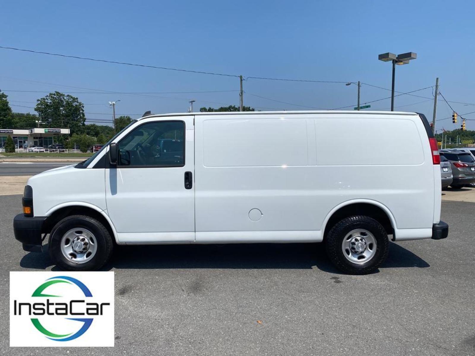 2018 Summit White /Medium Pewter Chevrolet Express Work Van (1GCWGAFG9J1) with an V8, 6.0L engine, 6-speed automatic transmission, located at 3147 E Independence Blvd, Charlotte, NC, 28205, 35.200268, -80.773651 - Photo #10