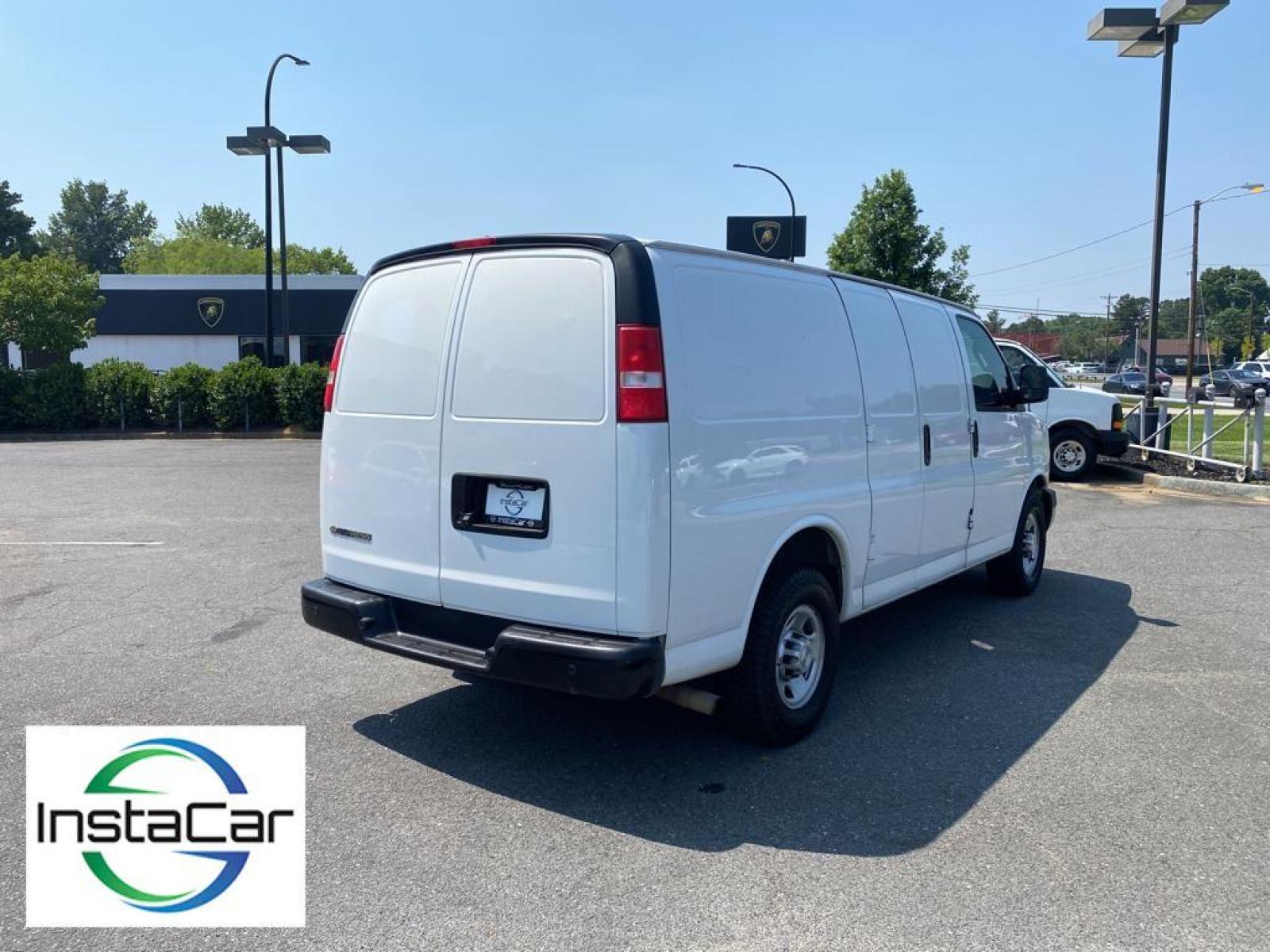 2018 Summit White /Medium Pewter Chevrolet Express Work Van (1GCWGAFG9J1) with an V8, 6.0L engine, 6-speed automatic transmission, located at 3147 E Independence Blvd, Charlotte, NC, 28205, 35.200268, -80.773651 - Photo #13