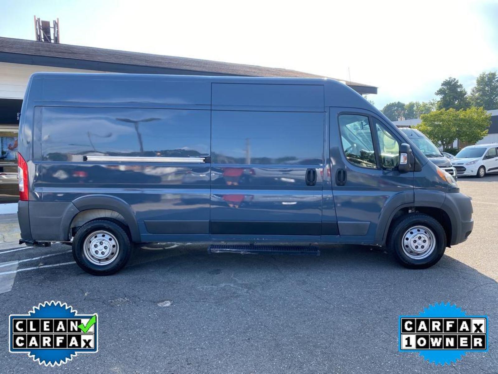 2018 Bright White Clearcoat /Black Ram ProMaster 2500 High Roof (3C6TRVDG3JE) with an V6, 3.6L engine, 6-speed automatic transmission, located at 3147 E Independence Blvd, Charlotte, NC, 28205, 35.200268, -80.773651 - Photo #15