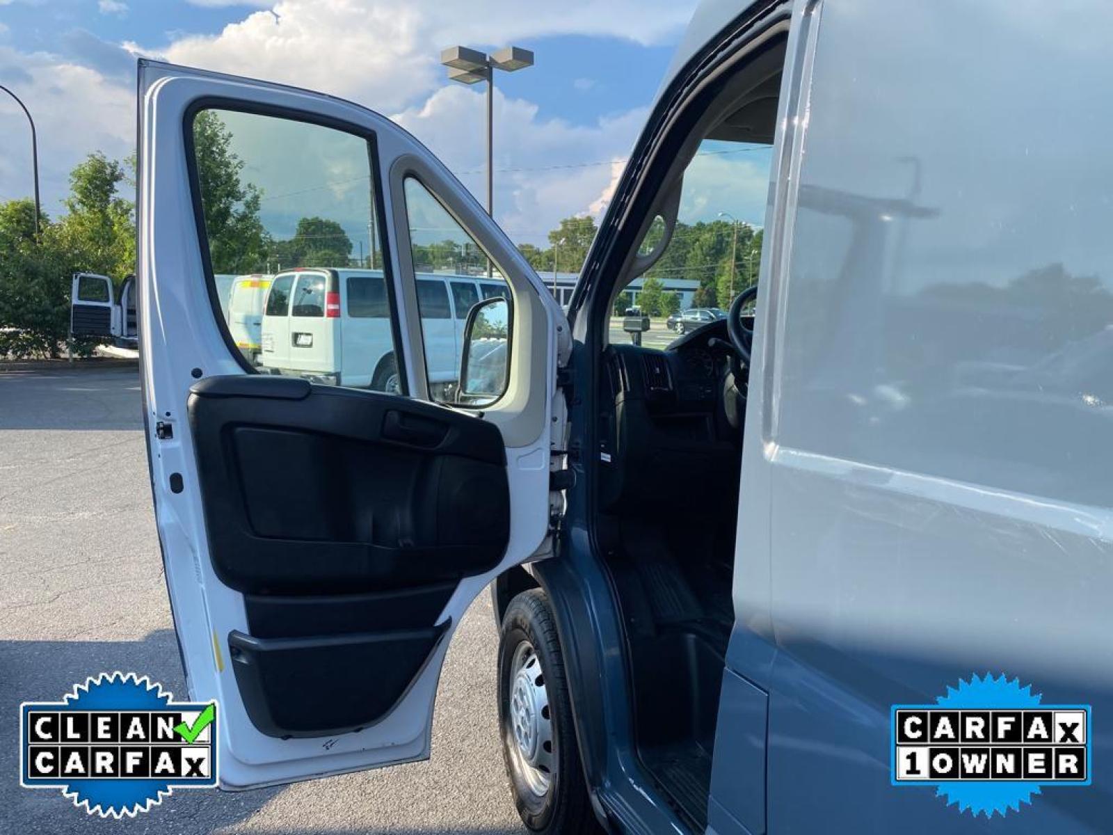 2018 Bright White Clearcoat /Black Ram ProMaster 2500 High Roof (3C6TRVDG3JE) with an V6, 3.6L engine, 6-speed automatic transmission, located at 3147 E Independence Blvd, Charlotte, NC, 28205, 35.200268, -80.773651 - Photo #20