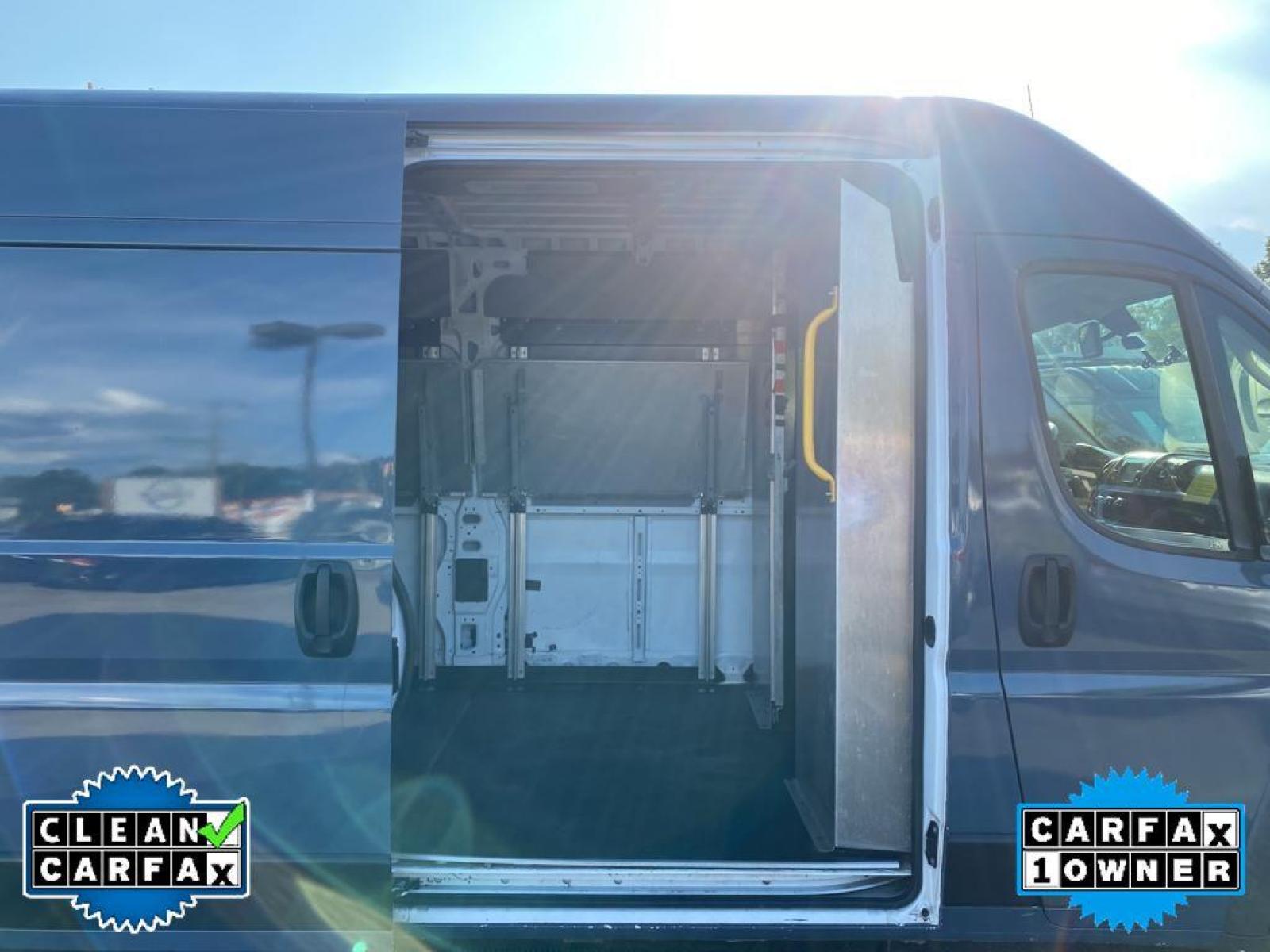 2018 Bright White Clearcoat /Black Ram ProMaster 2500 High Roof (3C6TRVDG3JE) with an V6, 3.6L engine, 6-speed automatic transmission, located at 3147 E Independence Blvd, Charlotte, NC, 28205, 35.200268, -80.773651 - Photo #25